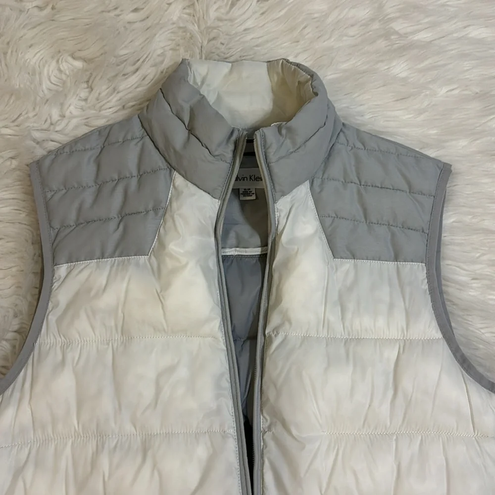 Calvin Klein puffer vest size Small